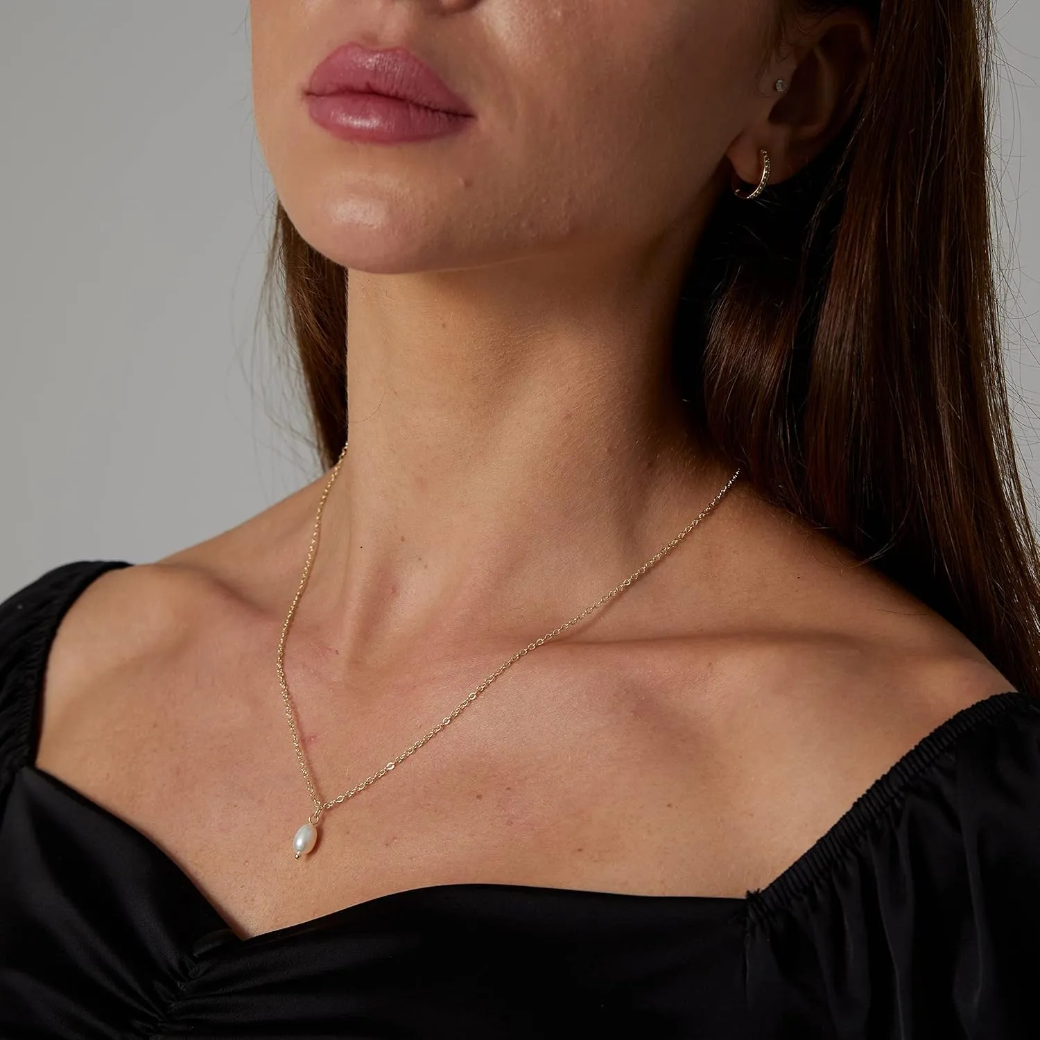 MIDEEO Dainty Pearl Necklaces for Women 14K Gold Plated Pearl Necklaces Pearl Chain Necklace Exquisite Choker Jewelry Gifts