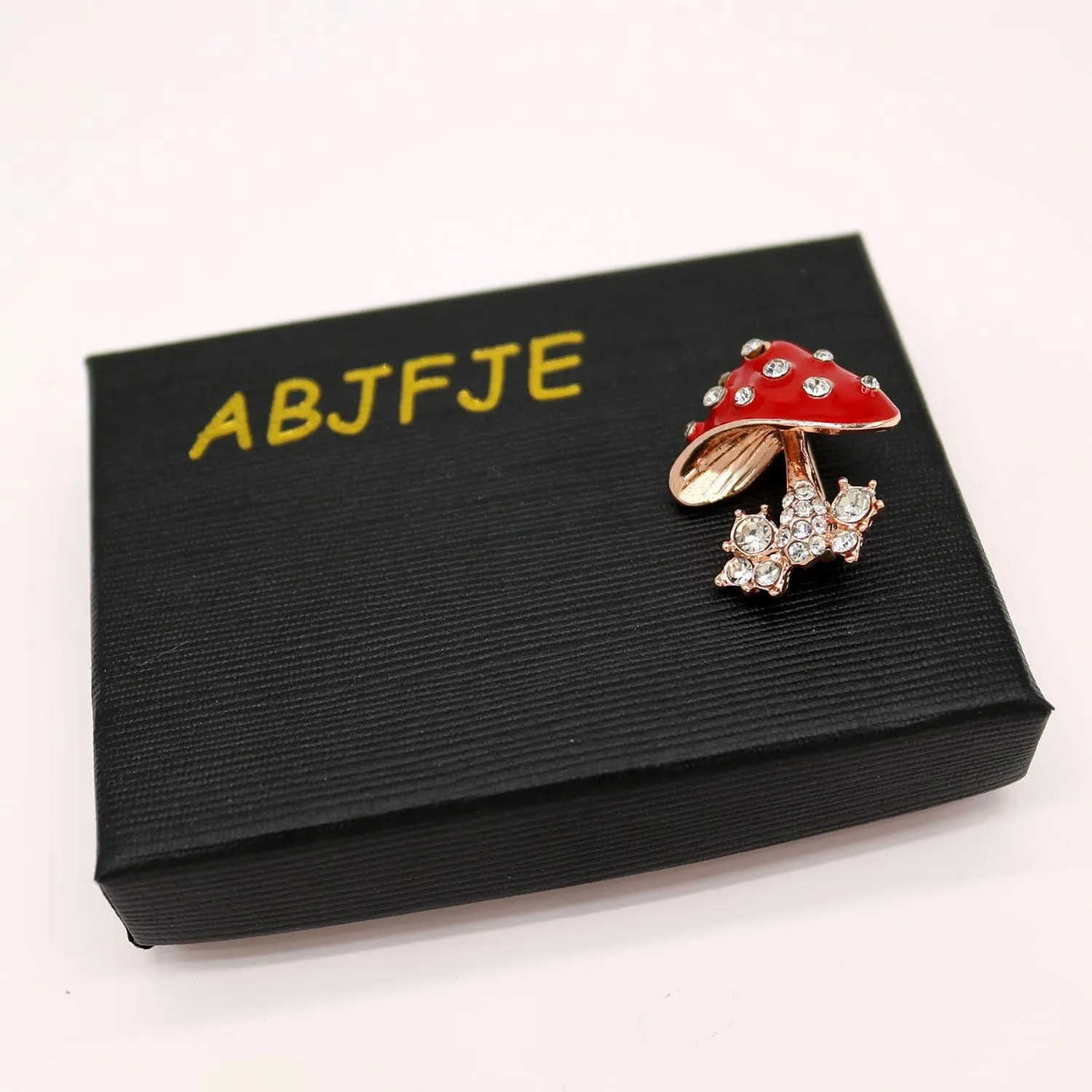 Women's Crystal Pearl Flower Brooches Elegant Enamel Rhinestone Floral Statement Brooch Pins Fashion Jewelry Accessories for Women Gift Gold